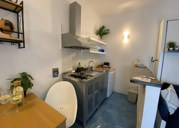 아파트 Fetta Di Limone With Ac And Patio *