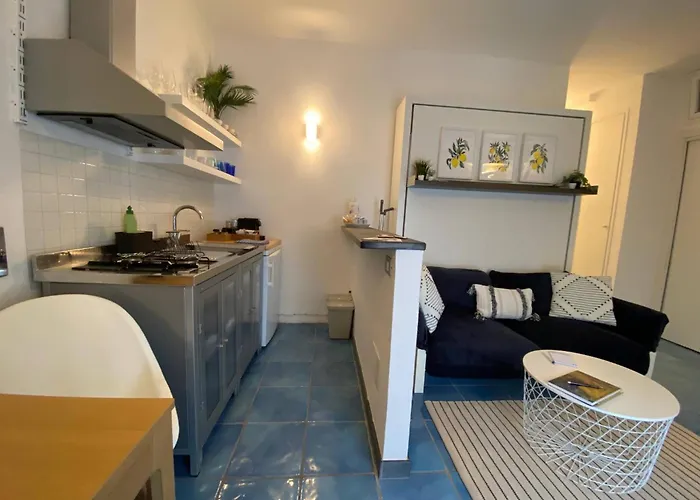 아파트 Fetta Di Limone With Ac And Patio