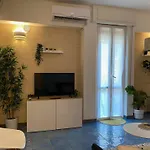 Fetta Di Limone With Ac And Patio شقة