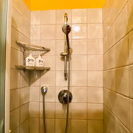 Fetta Di Limone With Ac And Patio Apartman