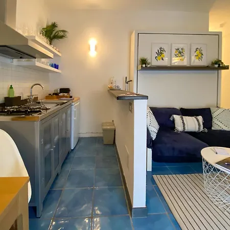 Fetta Di Limone With Ac And Patio Apartman